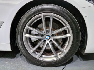 BMW 5 Series foto 7