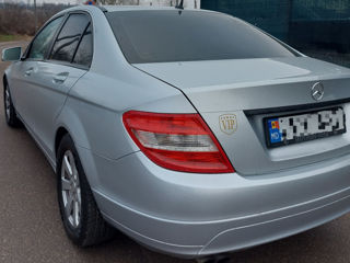 Mercedes C-Class foto 6