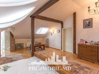 Ofertă fierbinte! Penthouse spațios în Buiucani cu 4 odăi, design unic! foto 8