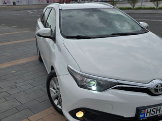 Toyota Auris foto 2