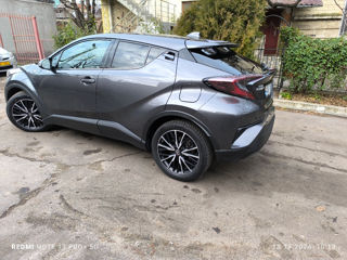 Toyota C-HR foto 8