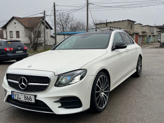 Mercedes E-Class foto 2