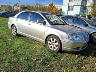 Toyota Avensis foto 2