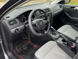 Volkswagen Jetta foto 8