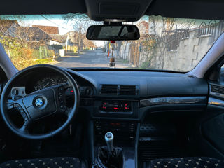 BMW 5 Series foto 2