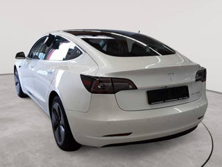 Tesla Model 3 foto 2