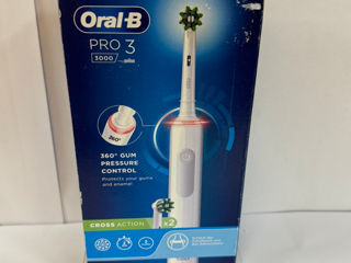 Periuţă de dinţi electrică Oral-B Pro 3 (Nouă)- 650 lei