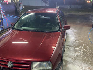 Volkswagen Vento foto 4