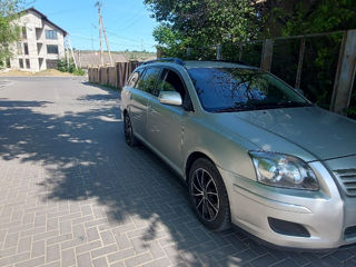 Toyota Avensis foto 6