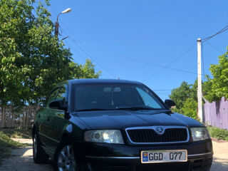 Skoda Superb foto 2