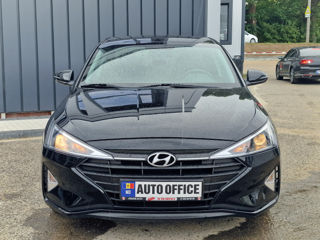 Hyundai Elantra foto 2