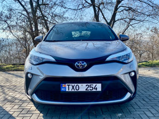 Toyota C-HR foto 2