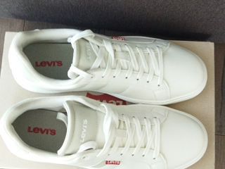 Новые кроссовки Levi's фото 3