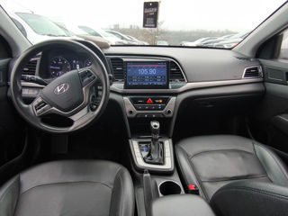 Hyundai Elantra foto 6