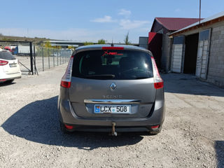 Renault Grand Scenic foto 2