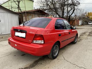 Hyundai Accent foto 5