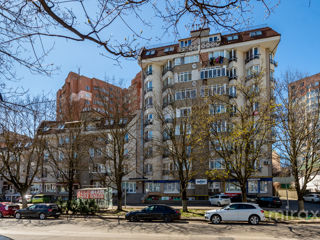 Apartament cu 2 camere, 74 m², Buiucani, Chișinău foto 14