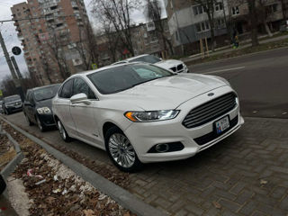 Ford Fusion foto 2