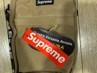 Supreme foto 2