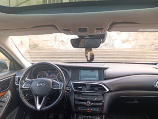 Infiniti Q30 фото 7