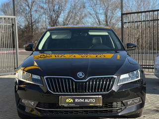 Skoda Superb foto 2