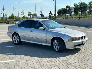 BMW 5 Series foto 3