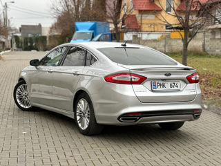 Ford Fusion foto 5