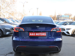 Tesla Model Y foto 6