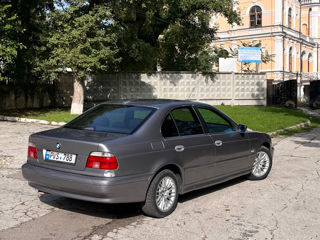 BMW 5 Series foto 3