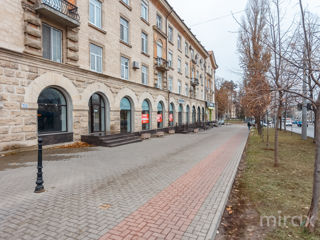 Se dă în chirie spațiu comercial pe bd. Ștefan cel Mare, Centru, Chișinău foto 17