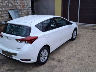 Toyota Auris foto 2