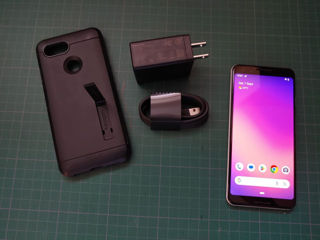 Pixel 3 128GB dualSIM ALB ca si nou cu husa Spiegen original