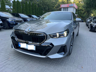 BMW 5 Series foto 2