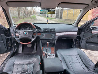 BMW 5 Series foto 4