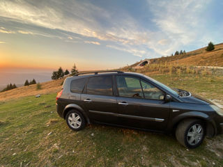 Renault Grand Scenic foto 2