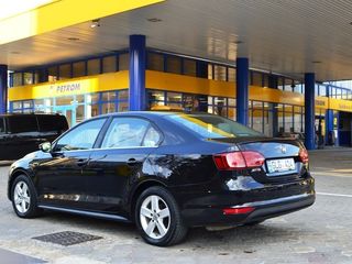 Volkswagen Jetta foto 4