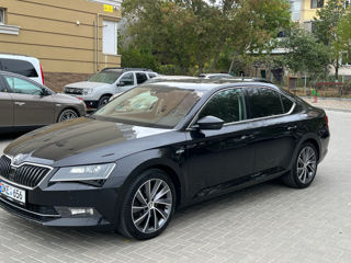 Skoda Superb foto 1