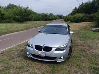 BMW 5 Series foto 4