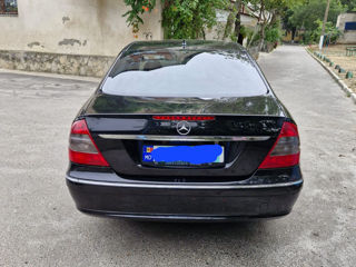 Mercedes E-Class foto 2