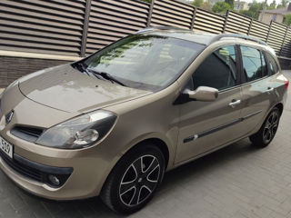 Renault Clio foto 1