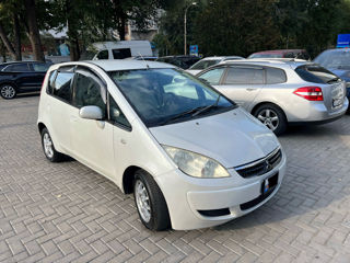 Mitsubishi Colt foto 1