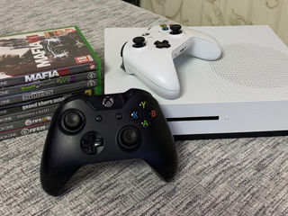 Xbox One + 2 joystickuri + jocuri