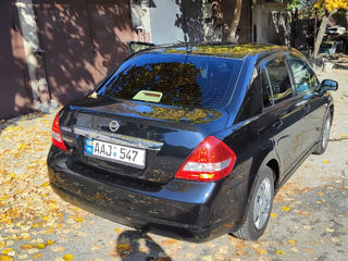 Nissan Tiida foto 2