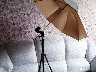 Продаю новый зонт со штативом работающих на отражение. foto 1