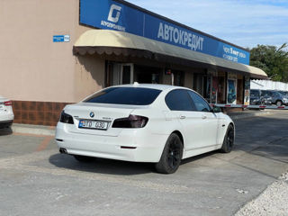 BMW 5 Series foto 4