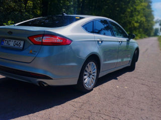 Ford Fusion foto 5