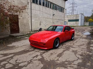 Porsche 944 foto 1