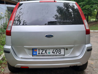 Ford Fusion foto 2