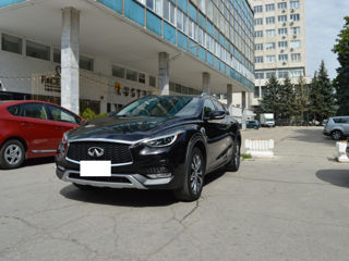 Infiniti QX30