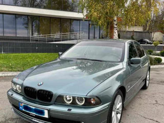 BMW 5 Series foto 3